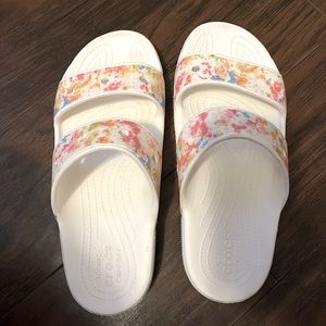 NWOT Tie dye adult Crocs Classic Sandals